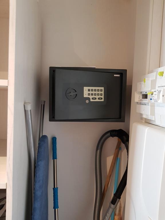 Studio Naturiste "Azur" Heliopolis C 64 Agde Luaran gambar